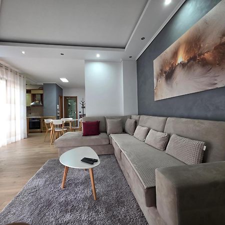 Aura Skanderbeg Square Apartments Tirana Exterior foto