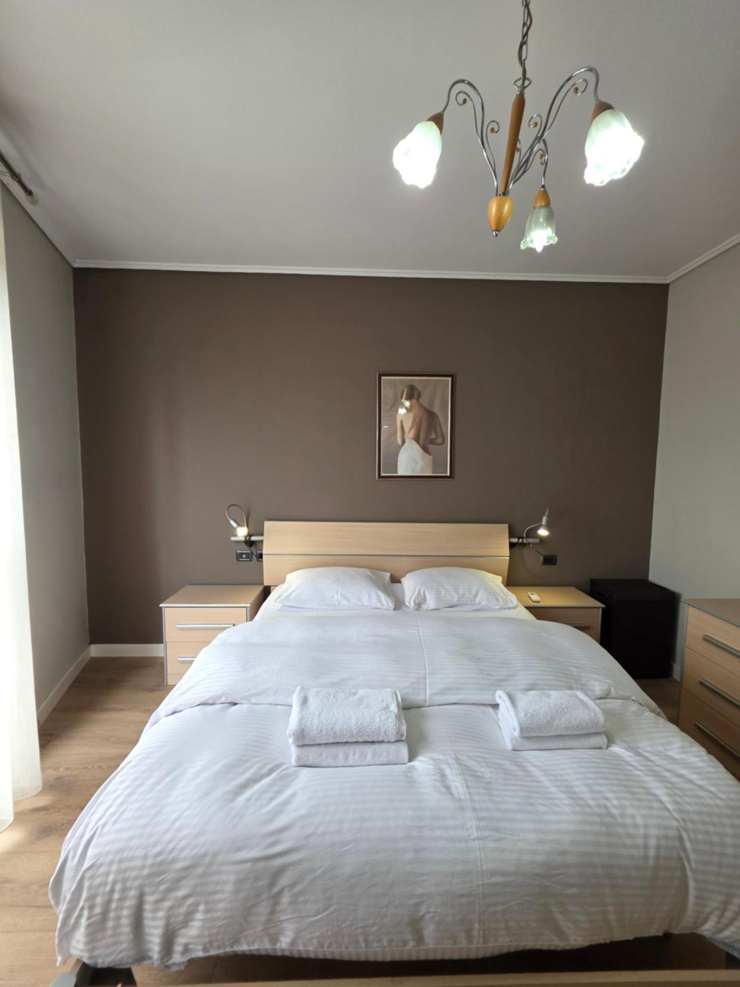 Aura Skanderbeg Square Apartments Tirana Exterior foto